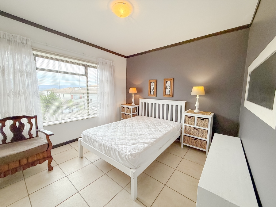 To Let 2 Bedroom Property for Rent in Bowtie Western Cape